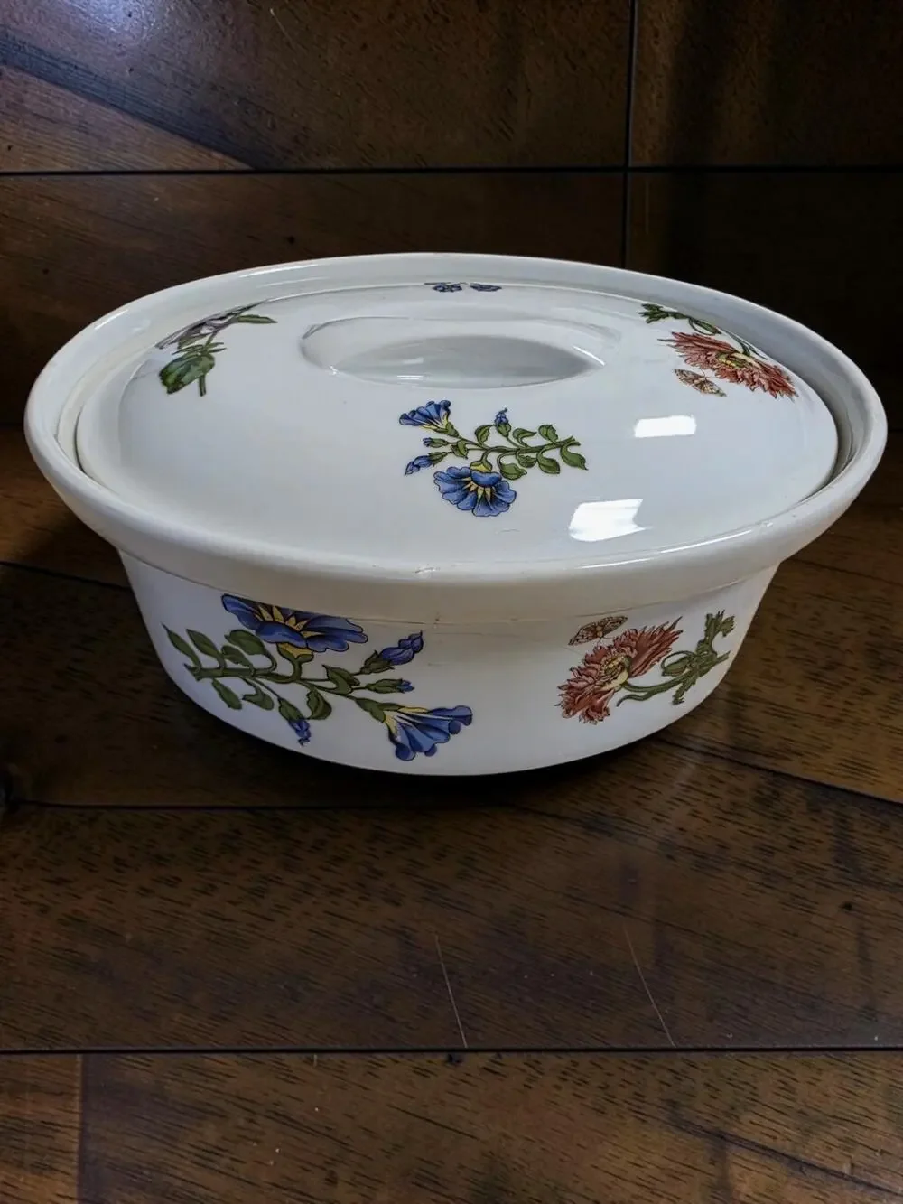 Caroline by BIA CORDON BLEU oval Covered Casserole Dish Floral